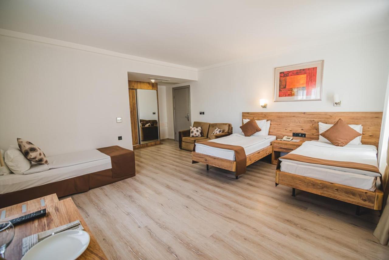 Uptown Bueyuek Anadolu Girne Hotel Exterior photo