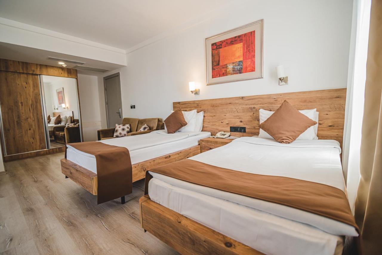 Uptown Bueyuek Anadolu Girne Hotel Exterior photo