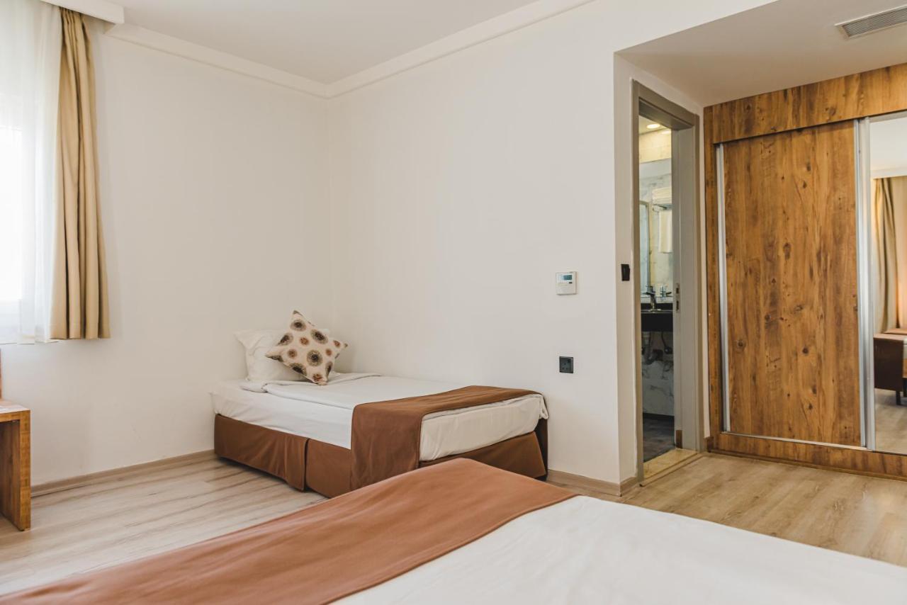Uptown Bueyuek Anadolu Girne Hotel Exterior photo