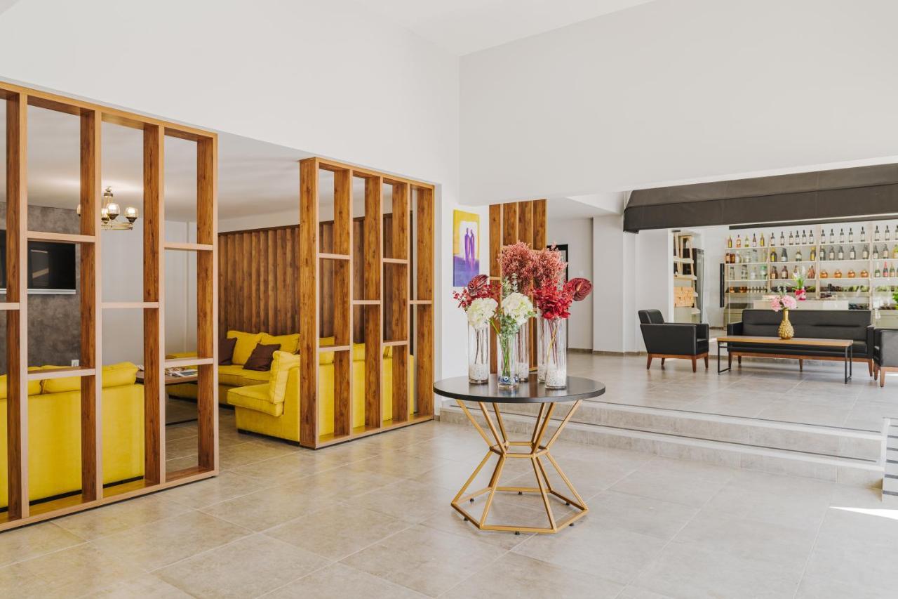 Uptown Bueyuek Anadolu Girne Hotel Exterior photo