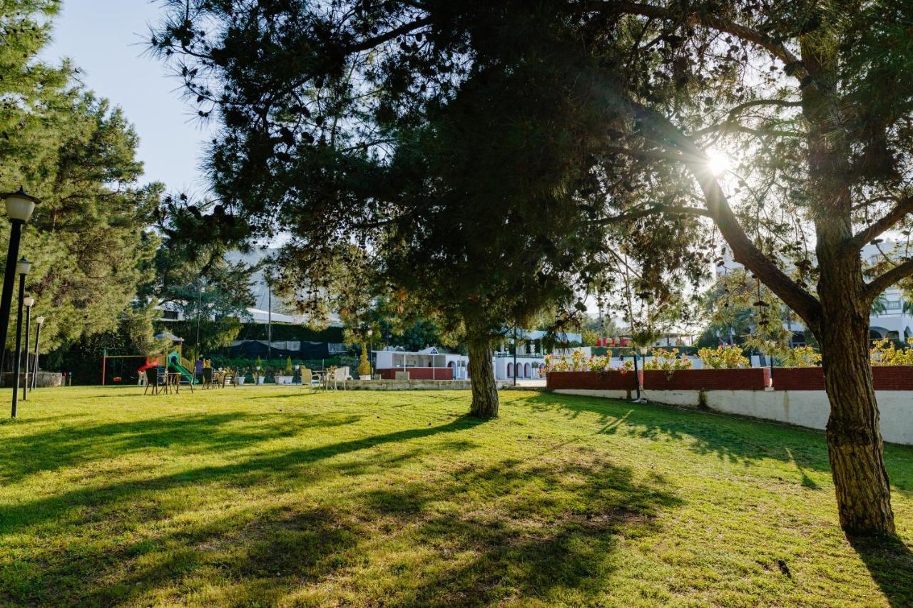 Uptown Bueyuek Anadolu Girne Hotel Exterior photo