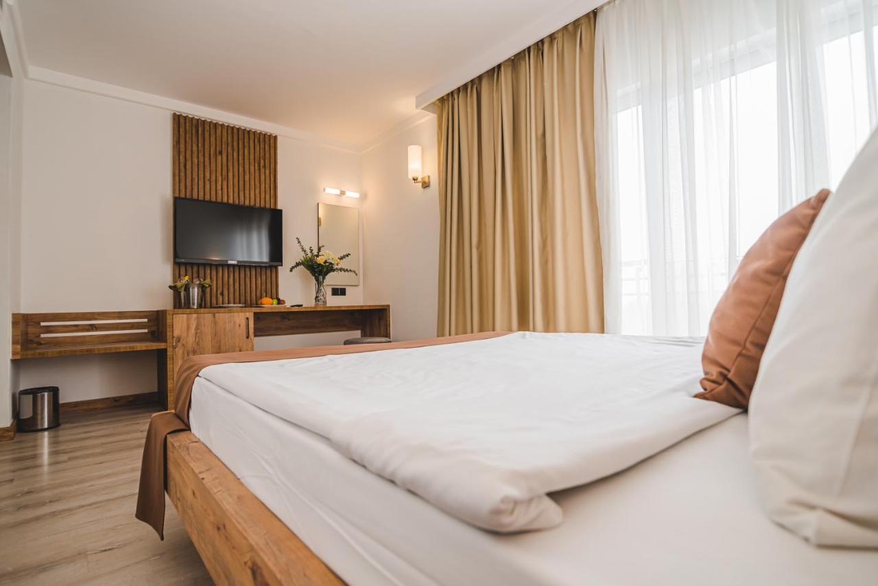 Uptown Bueyuek Anadolu Girne Hotel Exterior photo