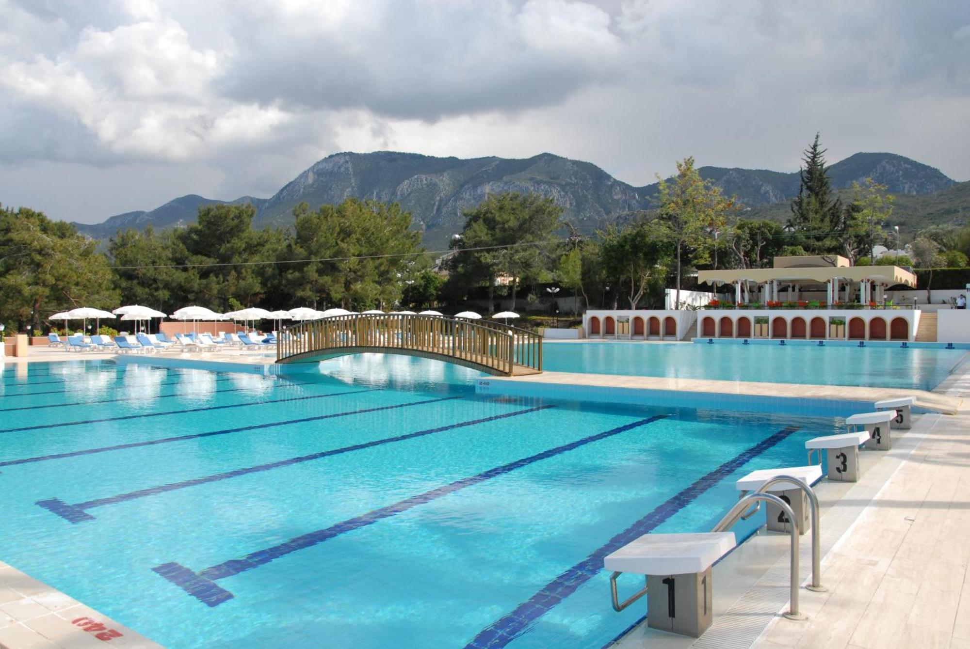 Uptown Bueyuek Anadolu Girne Hotel Exterior photo