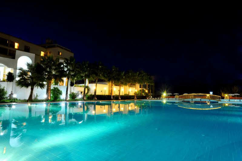 Uptown Bueyuek Anadolu Girne Hotel Exterior photo