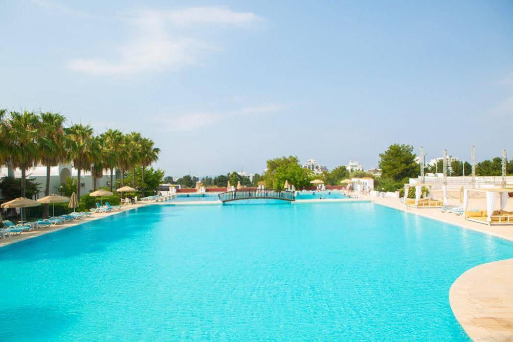 Uptown Bueyuek Anadolu Girne Hotel Exterior photo